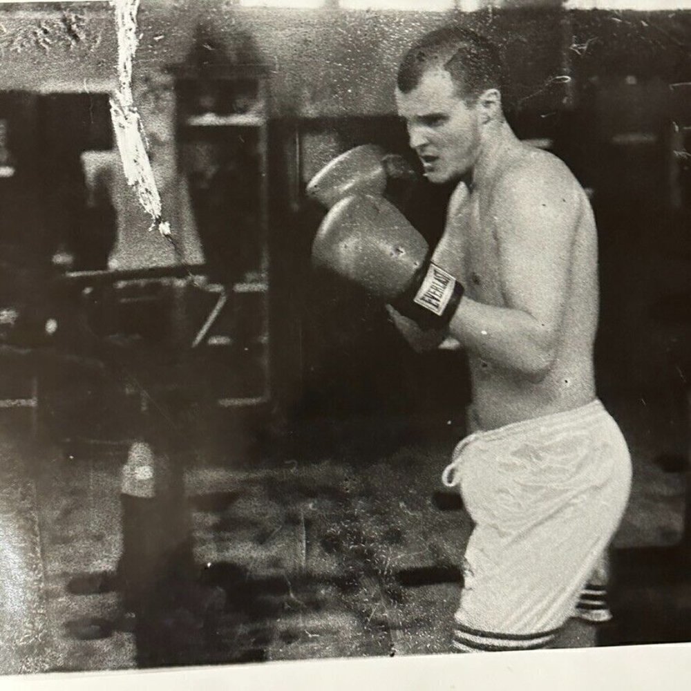 Photograph Silver Gelatin Print Janine Gordon Signed 20x24" B/W Boxing Gleasons - Picture 2 of 10